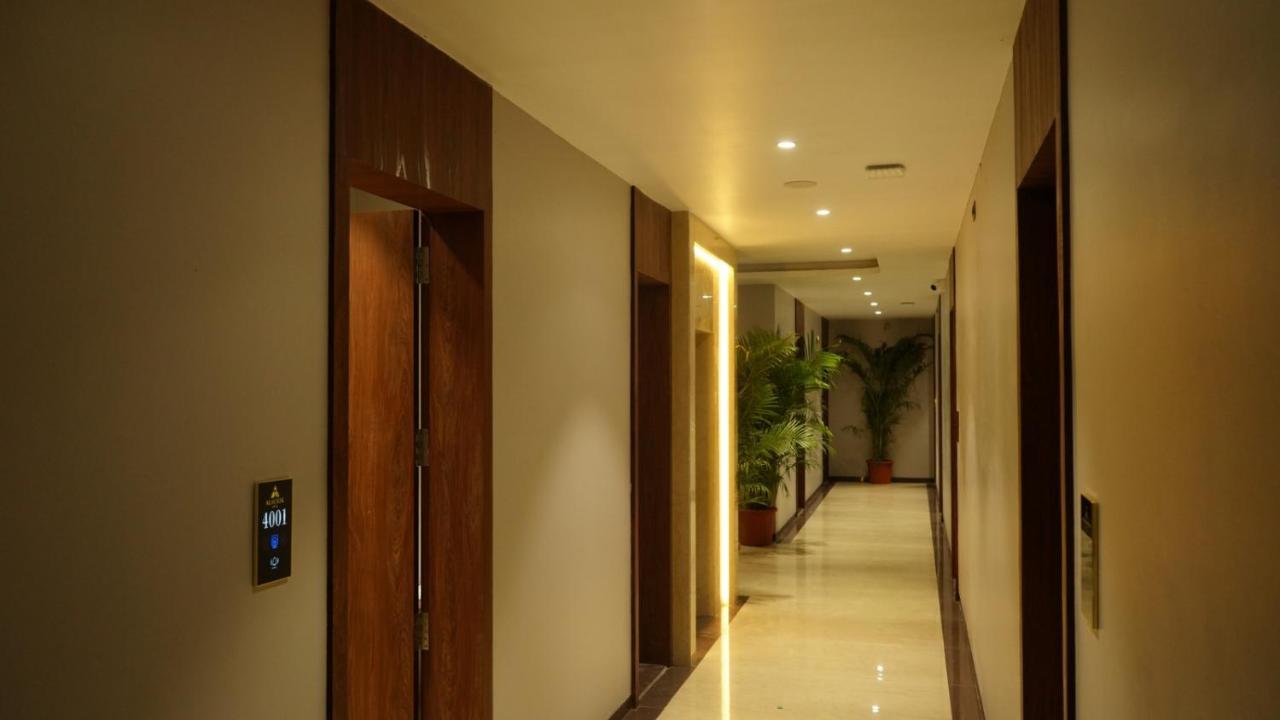 Alaukik Hotel เชอร์ดี ภายนอก รูปภาพ