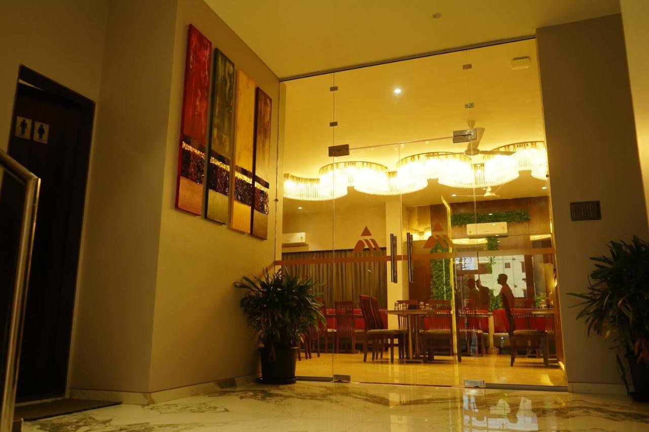 Alaukik Hotel เชอร์ดี ภายนอก รูปภาพ